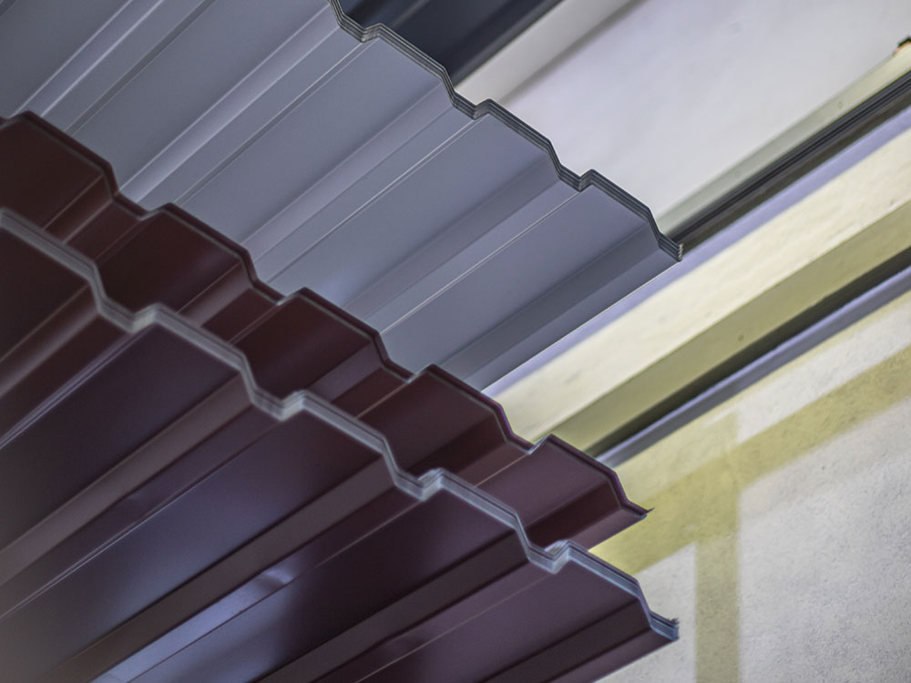 Trapezbleche für Dach in unterschiedlichen Ausführungen und Farben